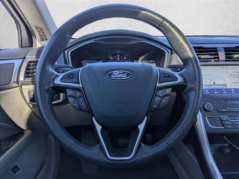 Used 2019 Ford Fusion SEL image 15
