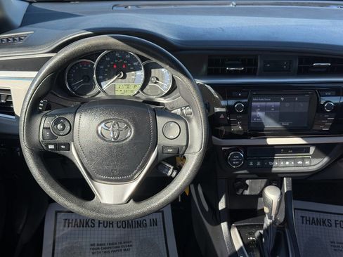 Used 2015 Toyota Corolla LE FWD image 12