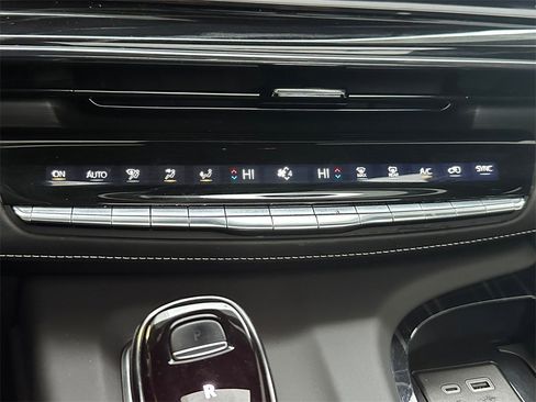 Certified 2023 Cadillac Escalade V w/ Heavy-Duty Trailer Package image 32