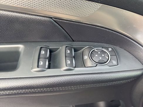 Used 2018 Ford Explorer XLT w/ Equipment Group 202A image 33