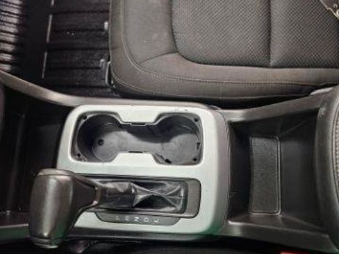 Used 2021 Chevrolet Colorado LT w/ Fleet Safety Package image 18