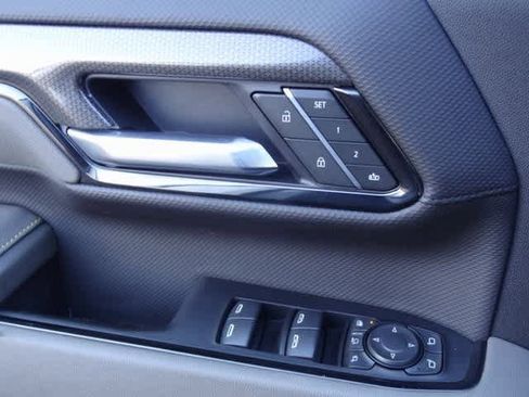 Used 2025 Chevrolet Silverado 2500 ZR2 w/ ZR2 Bison Edition image 21