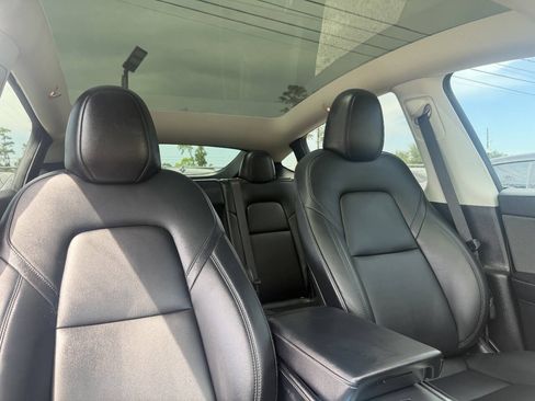 Used 2024 Tesla Model Y Long Range RWD image 26
