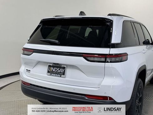 New 2026 Jeep Grand Cherokee 4WD image 9