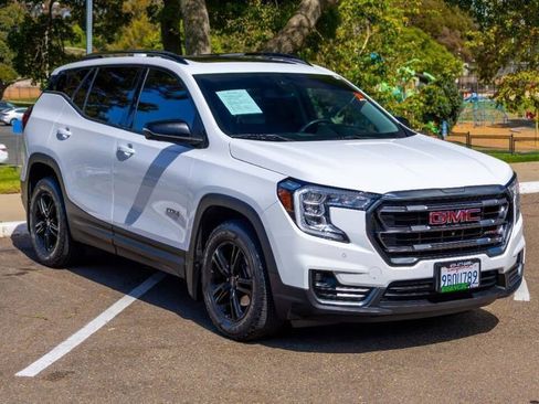 Used 2022 GMC Terrain AT4 w/ Infotainment Package II image 12