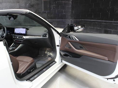 Used 2024 BMW M440i Convertible RWD image 27