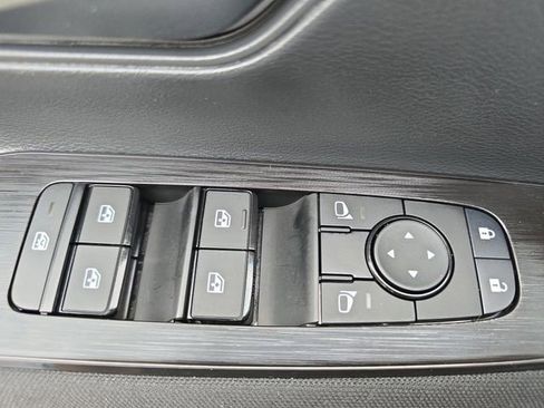 New 2026 Nissan Kicks S image 28