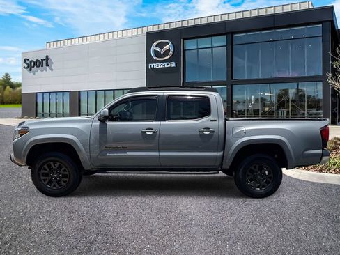 Used 2020 Toyota Tacoma SR5 w/ SR5 Appearance Package (SM) RWD image 6