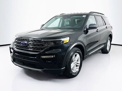 Certified 2024 Ford Explorer XLT w/ Equipment Group 202A AWD/4WD image 4