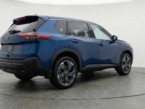 Used 2025 Nissan Rogue SV AWD/4WD image 9