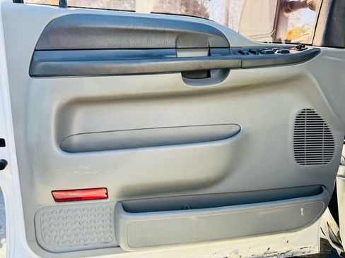 Used 2003 Ford F250 Lariat image 11