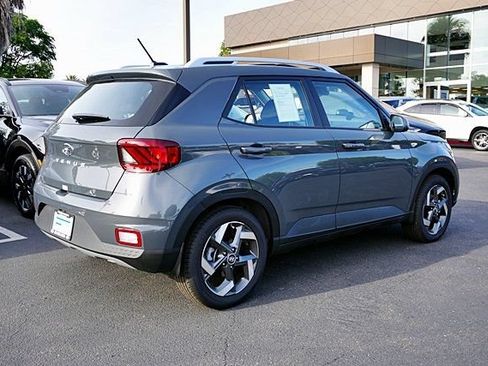 Used 2026 Hyundai Venue SEL FWD image 8