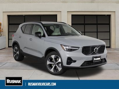 New 2026 Volvo XC40 B5 Plus w/ Protection Package Premier
