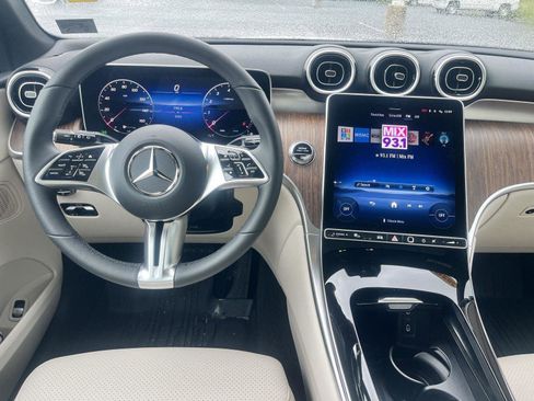 Used 2026 Mercedes-Benz GLC 300 4MATIC image 21