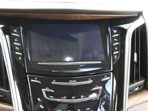 Used 2015 Cadillac Escalade Premium AWD/4WD image 25