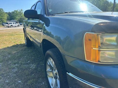 Used 2011 GMC Sierra 1500 SLE w/ Convenience Package image 6