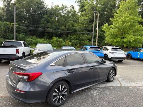 Used 2022 Honda Civic EX image 9