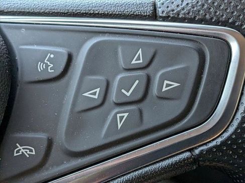 Used 2024 Chevrolet Malibu LT FWD image 9