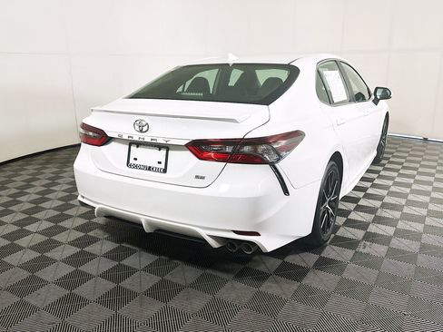 Used 2023 Toyota Camry SE w/ Convenience Package FWD image 3