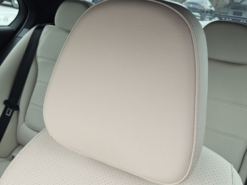 Used 2025 Mercedes-Benz C 300 4MATIC Sedan image 16