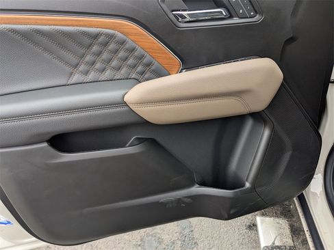 New 2026 GMC Canyon Denali image 10