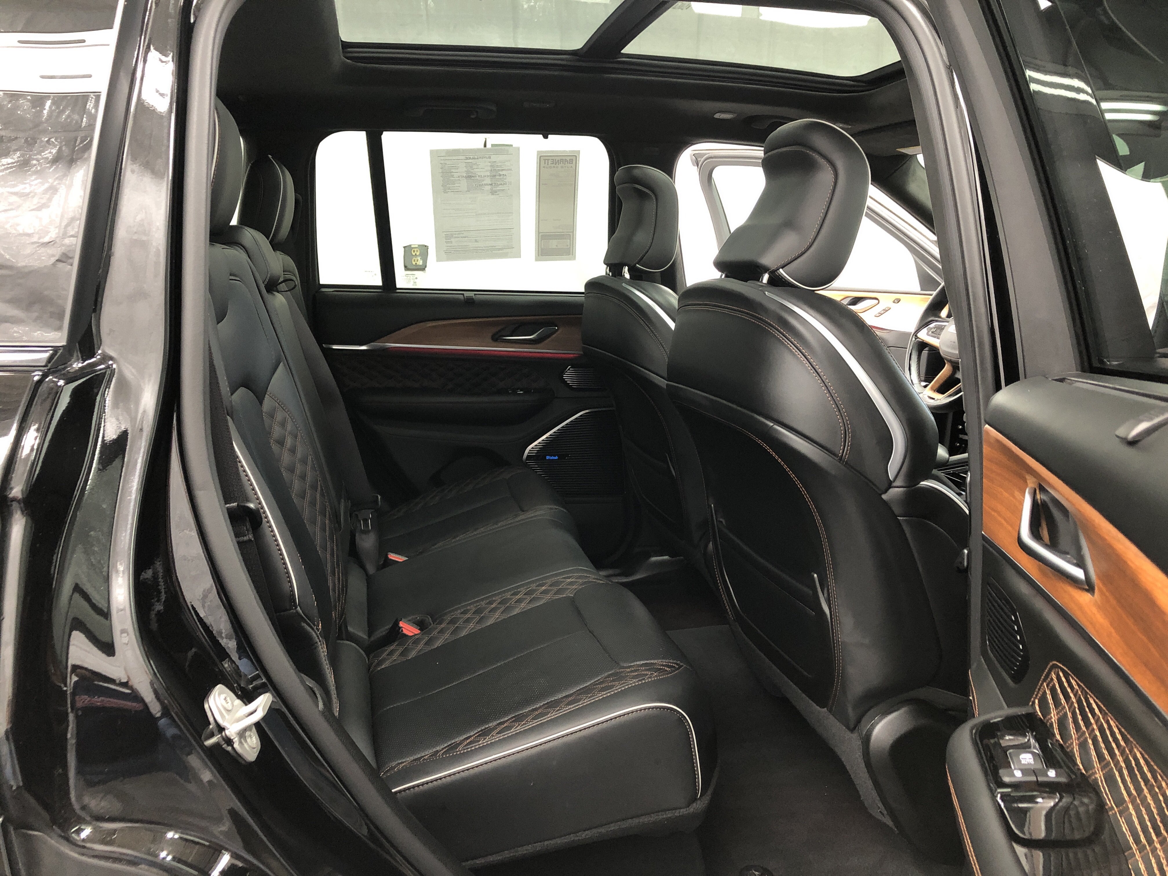 Certified 2024 Jeep Grand Cherokee Summit AWD/4WD image 11