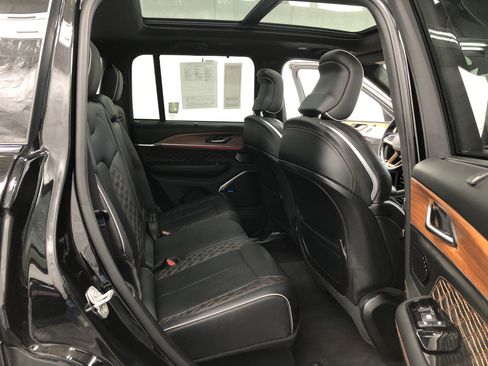 Certified 2024 Jeep Grand Cherokee Summit AWD/4WD image 11