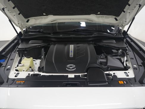Certified 2024 MAZDA CX-90 Plug-In Hybrid w/ Preferred AWD/4WD image 32