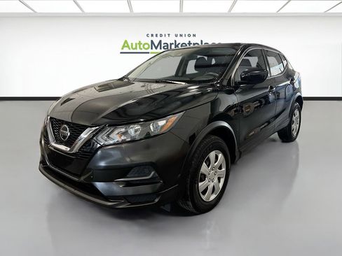 Used 2020 Nissan Rogue Sport S image 3