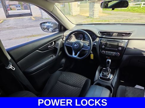 Used 2017 Nissan Rogue S FWD image 9