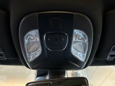 Used 2025 Jeep Compass Limited AWD/4WD image 16