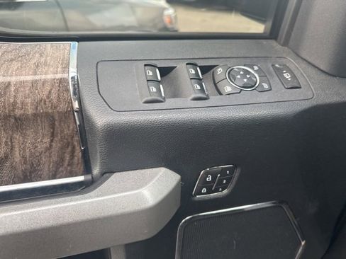 Used 2019 Ford F350 Lariat image 24