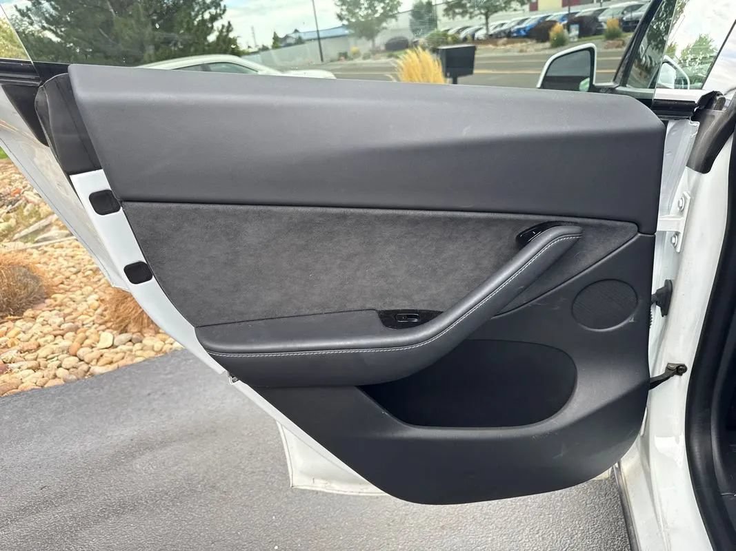 Used 2020 Tesla Model Y Long Range AWD/4WD image 42