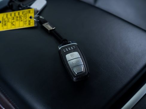 Used 2019 Audi Q8 Prestige AWD/4WD image 14