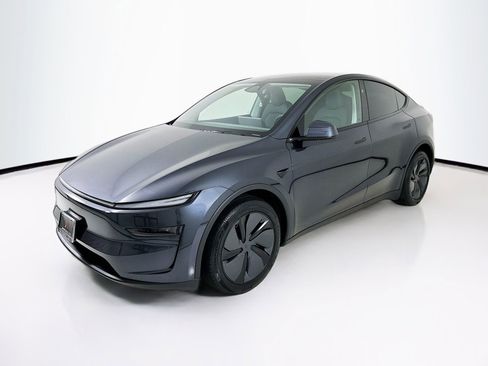 Used 2026 Tesla Model Y Long Range image 3