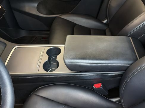 Used 2022 Tesla Model Y Performance AWD/4WD image 23