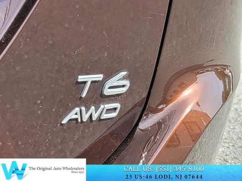 Used 2015 Volvo XC60 T6 w/ Proximity Package AWD/4WD image 9