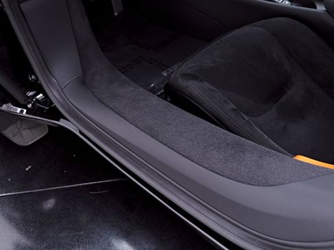 Used 2026 McLaren Artura RWD image 54