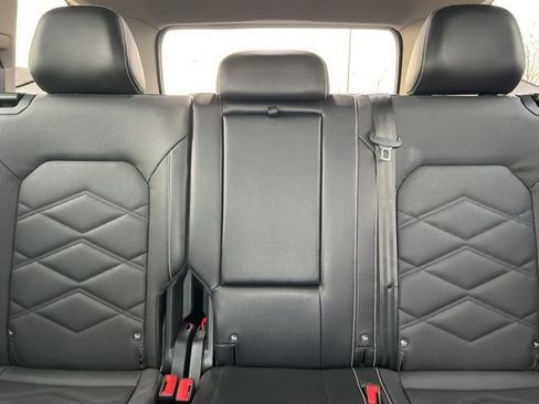 Used 2024 Volkswagen Atlas SE image 29