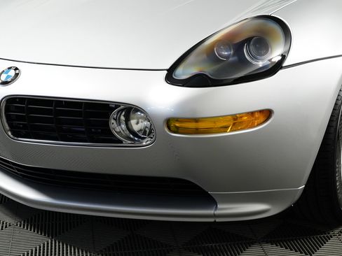 Used 2002 BMW Z8 image 11