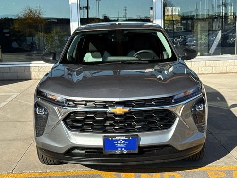 Certified 2025 Chevrolet Trax LS image 6