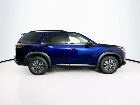 Used 2025 Nissan Pathfinder SV FWD image 10