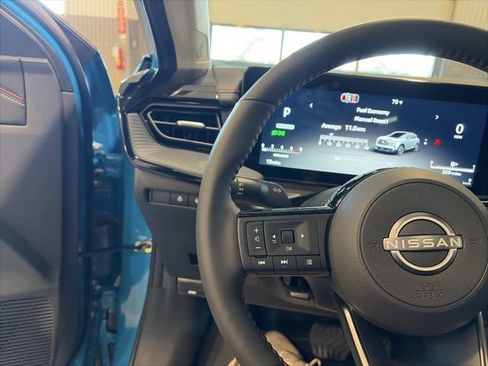 New 2026 Nissan Kicks SR w/ SR Premium Package AWD/4WD image 18