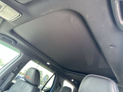 Used 2025 Honda Pilot TrailSport image 27