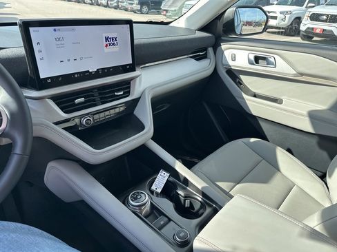 New 2026 Ford Explorer Active w/ Active Comfort Package image 30