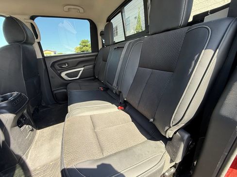 Used 2018 Nissan Titan PRO-4X AWD/4WD image 9
