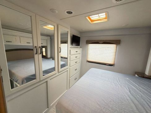 Used 2016 Ford E-450 and Econoline 450 Super Duty w/ Motorhome Prep Package image 25