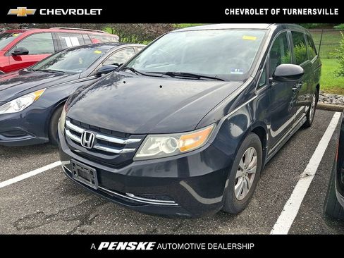 Used 2017 Honda Odyssey SE image 1