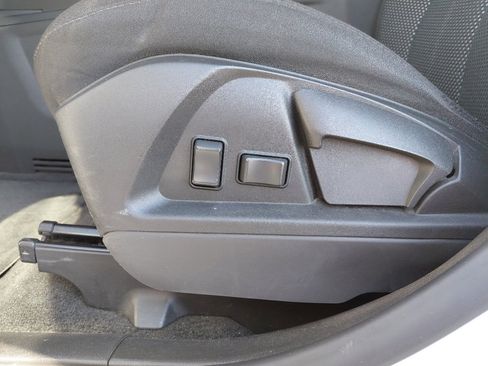 Used 2015 Chevrolet Equinox LT image 16