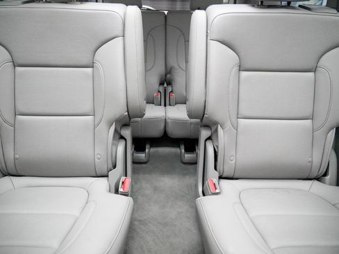 Used 2023 GMC Acadia SLT w/ Preferred Package image 26